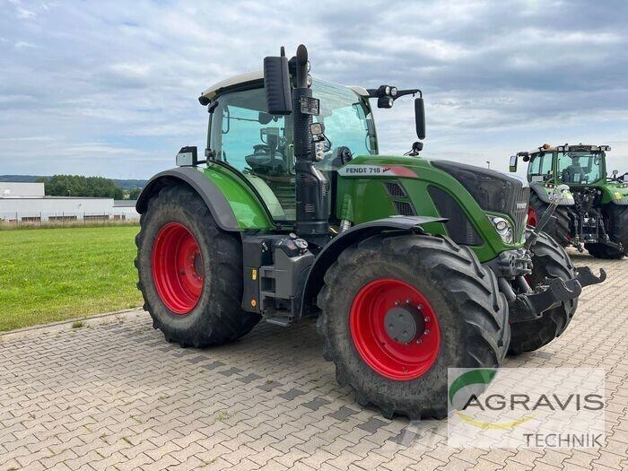 Fendt 718 VARIO S4 Traktory