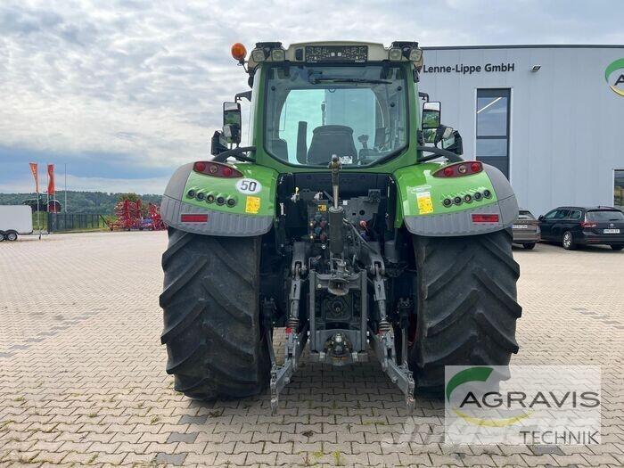 Fendt 718 VARIO S4 Traktory
