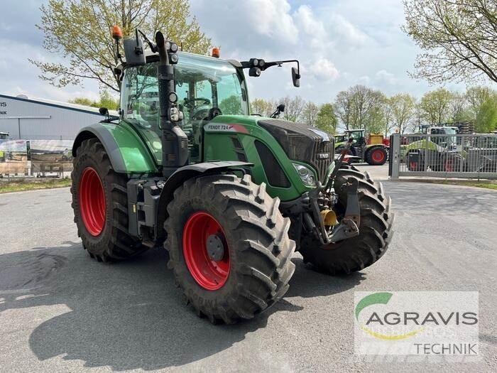 Fendt 724 VARIO S4 Traktory