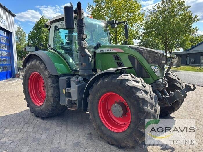 Fendt 724 VARIO S4 Traktory