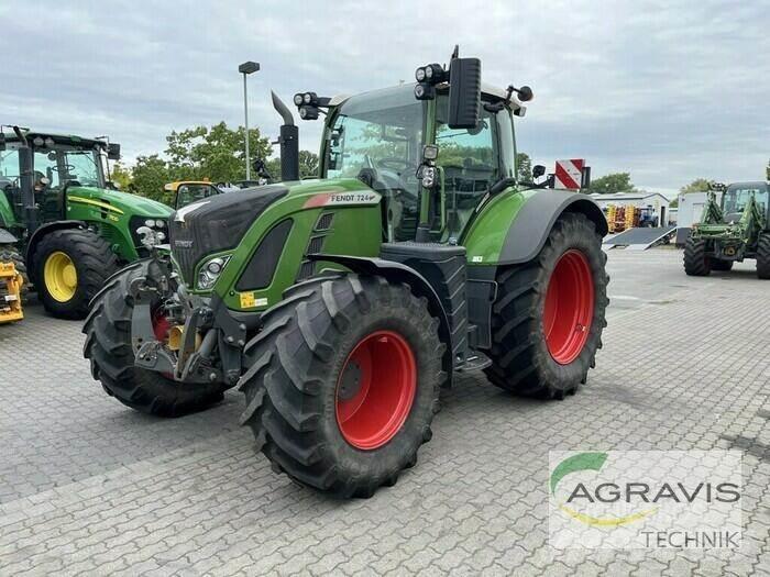 Fendt 724 VARIO S4 Traktory