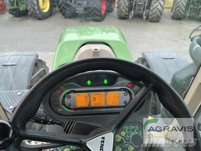Fendt 724 VARIO S4 Traktory