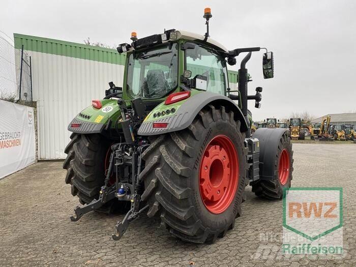 Fendt 728 Vario Gen7 Traktory