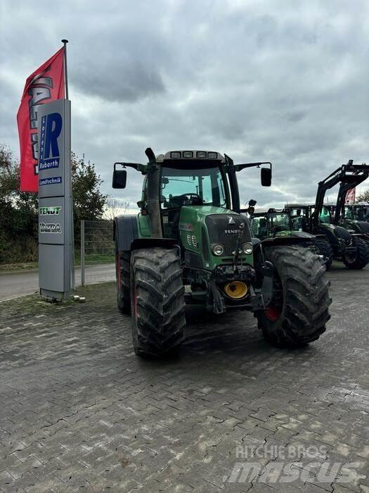 Fendt 820 VARIO Traktory