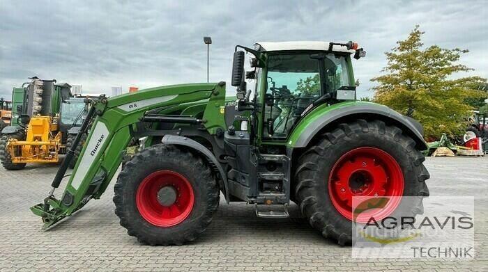 Fendt 824 VARIO S4 Traktory