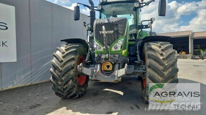 Fendt 826 VARIO S4 Traktory