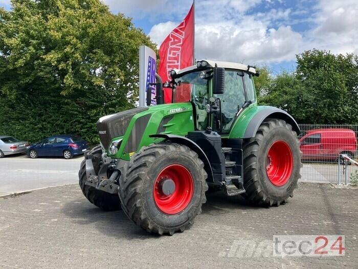 Fendt 826 VARIO S4 Traktory