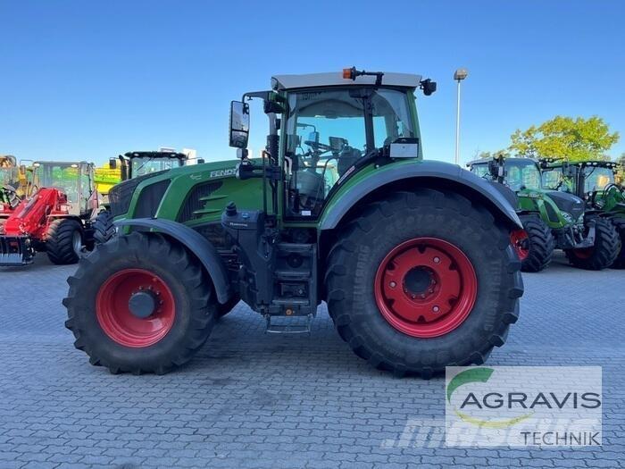 Fendt 828 VARIO S4 Traktory