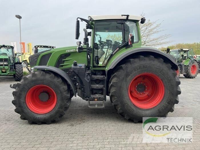 Fendt 828 VARIO S4 Traktory