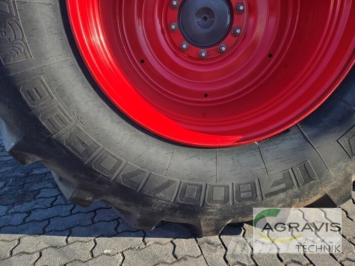 Fendt 828 VARIO S4 Traktory