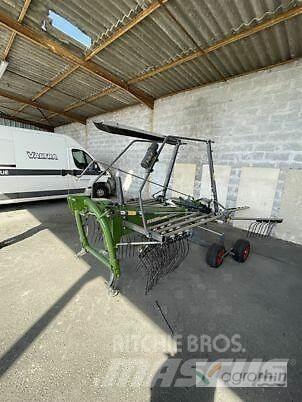 Fendt Former 456DN Obracače a zhrabovače sena