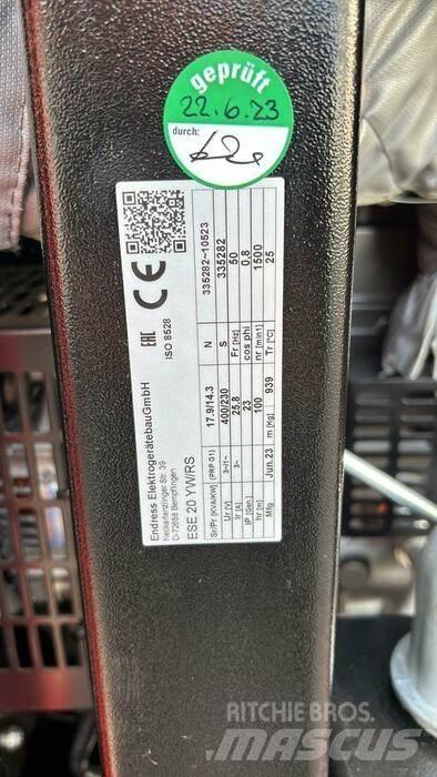  GEBRAUCHTES KLEINGERÄT Sekačky a rezačky dreva