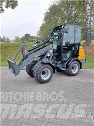 GiANT G2300 HD Kolesové nakladače