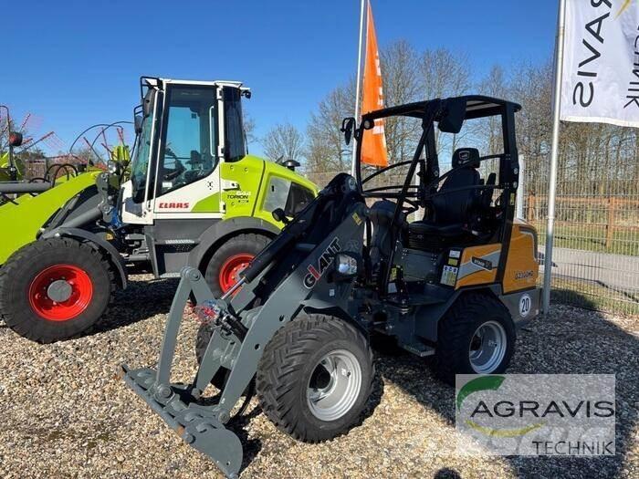 GiANT G2300 HD Kolesové nakladače
