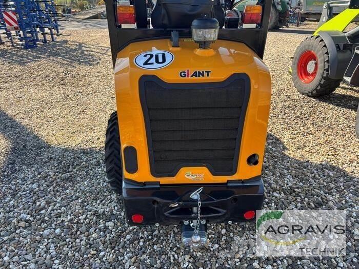 GiANT G2300 HD Kolesové nakladače
