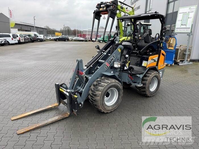 GiANT G2500 HD Kolesové nakladače
