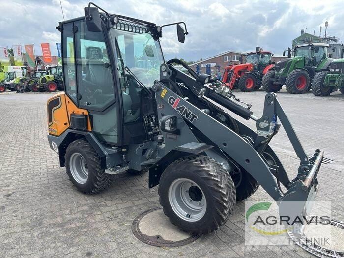 GiANT G2700 E Kolesové nakladače
