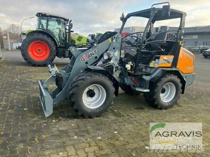 GiANT G3500 Kolesové nakladače