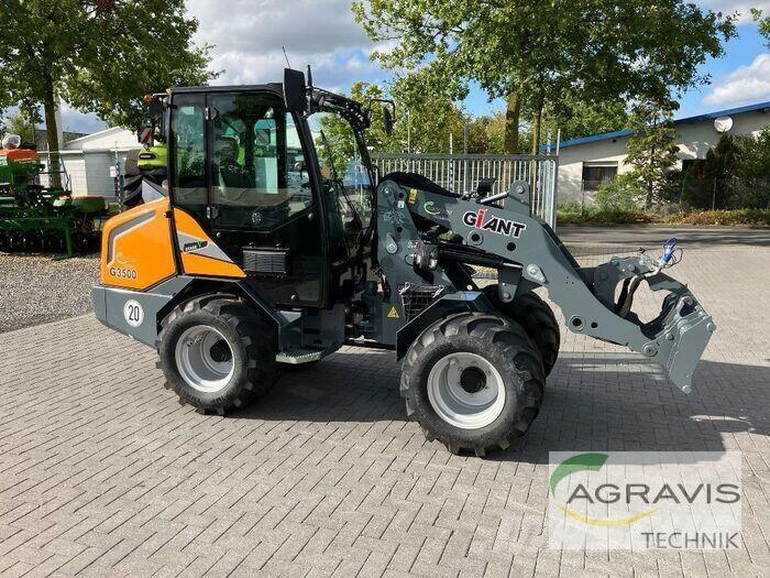 GiANT G3500 Kolesové nakladače