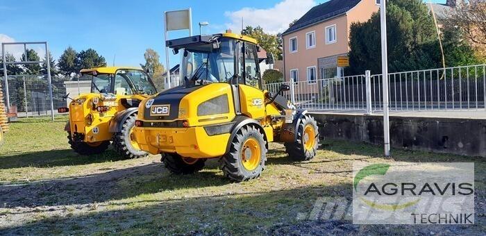 JCB 409 AGRI STUFE V Kolesové nakladače