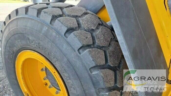 JCB 437 HT Kolesové nakladače