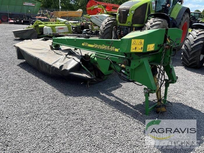 John Deere 331 Žacie stroje