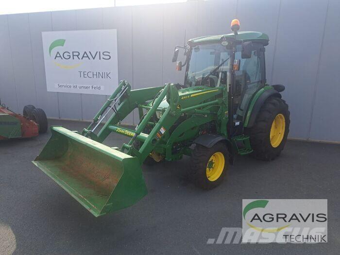 John Deere 4066 R Traktory