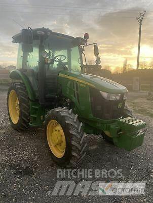 John Deere 5100R Traktory