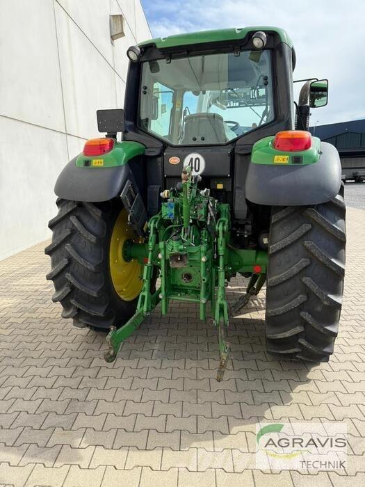 John Deere 6115 R Traktory
