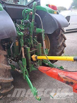 John Deere 6120M Traktory