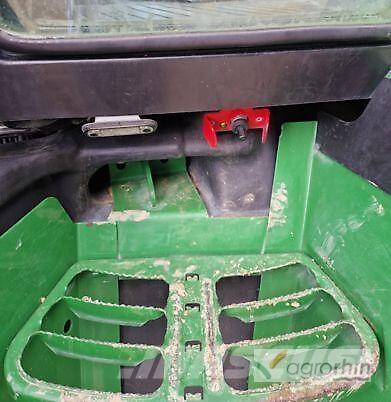 John Deere 6140R Traktory