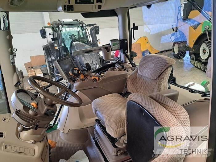 John Deere 6215 R Traktory
