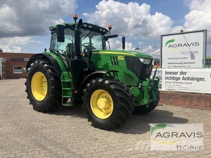 John Deere 6215 R Traktory