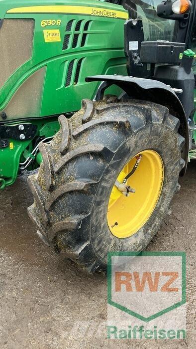 John Deere 6R 130 Traktory