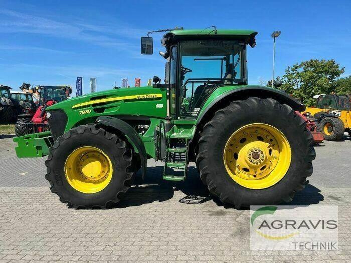 John Deere 7830 Traktory