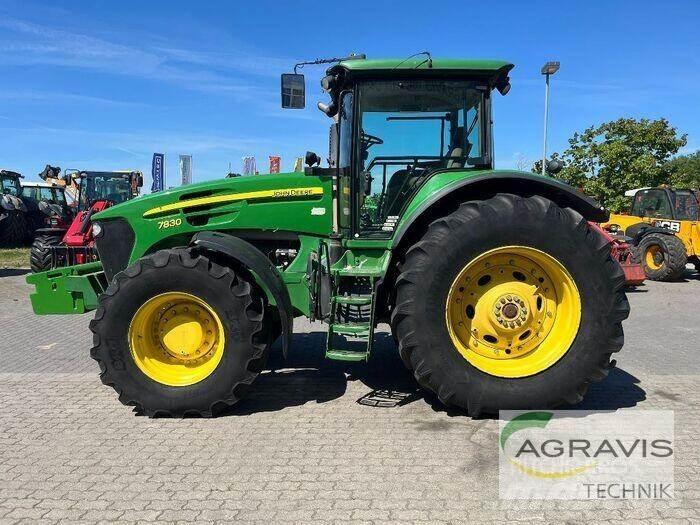 John Deere 7830 Traktory