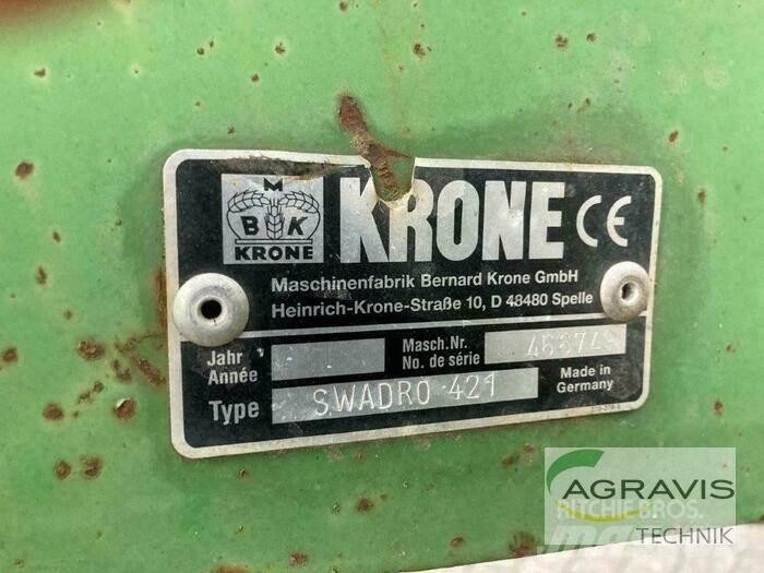 Krone SWADRO 421 Obracače a zhrabovače sena