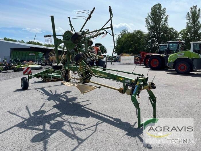 Krone SWADRO 810 Obracače a zhrabovače sena