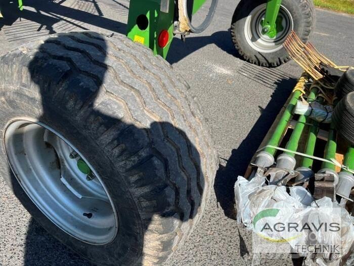 Krone SWADRO TC 880 Obracače a zhrabovače sena