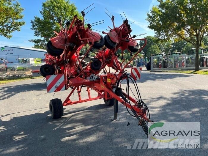 Kuhn GF 10802 T GII Obracače a zhrabovače sena