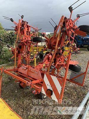 Kuhn GF7601MHO Obracače a zhrabovače sena