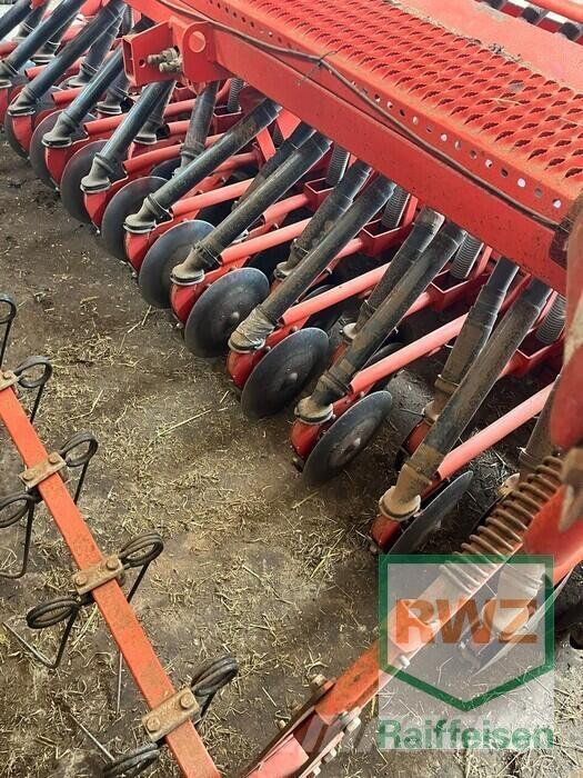 Kuhn INTEG2-3M / HR304D Mechanické sejačky
