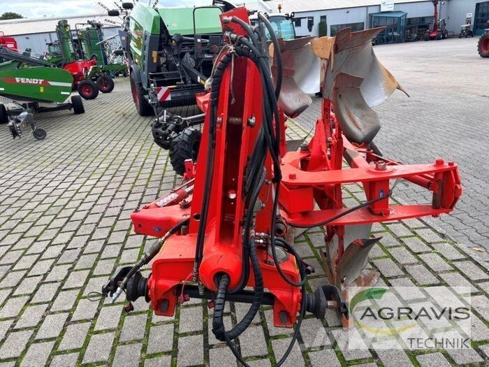 Kuhn VARI-MASTER 152 Dvojstranné pluhy