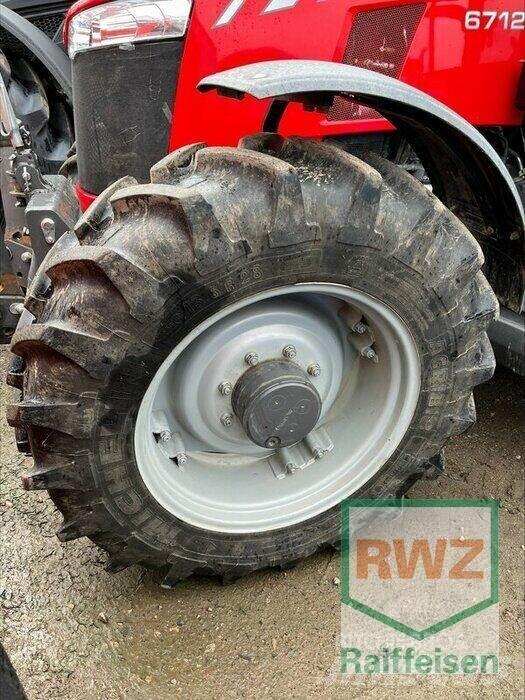 Massey Ferguson 6712 Traktory