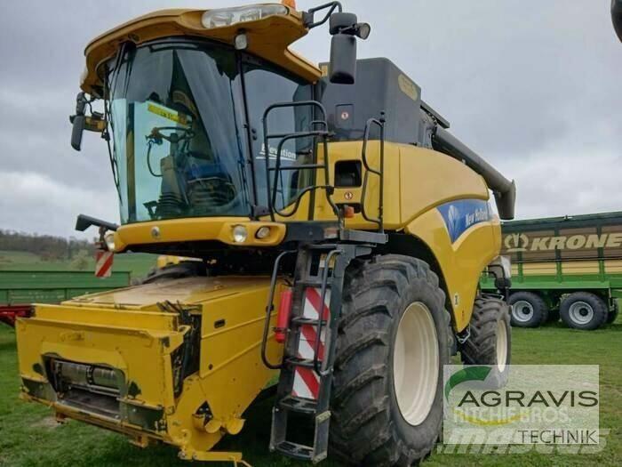 New Holland CR 9060 Kombinované zberacie stroje