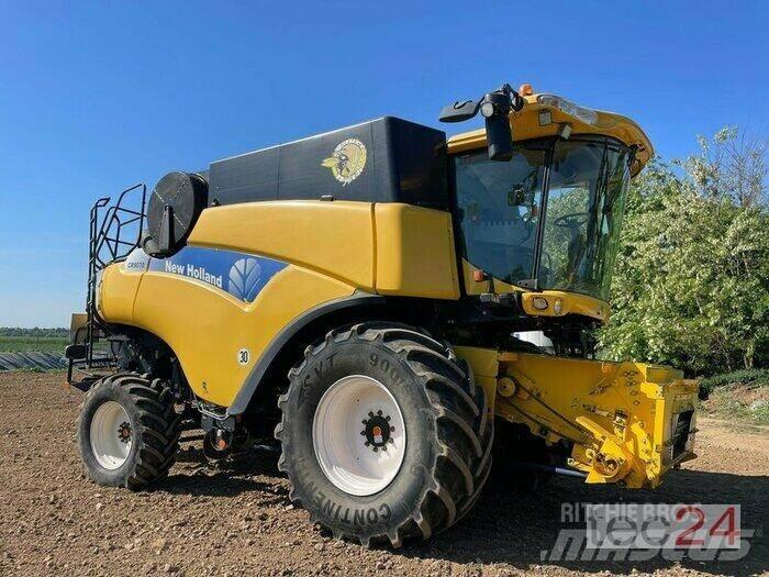 New Holland CR 9070 Kombinované zberacie stroje