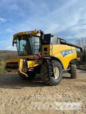 New Holland CX 8090 Kombinované zberacie stroje