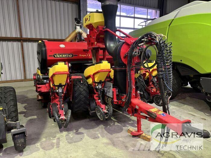 Väderstad TEMPO TPF 8 Mechanické sejačky