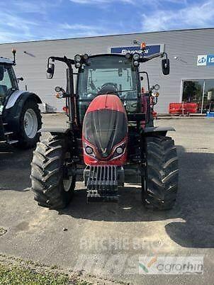 Valtra A105MH4 Traktory