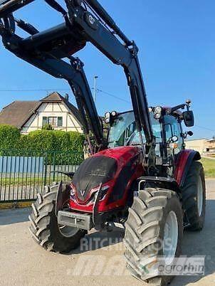 Valtra A115 H4 Traktory